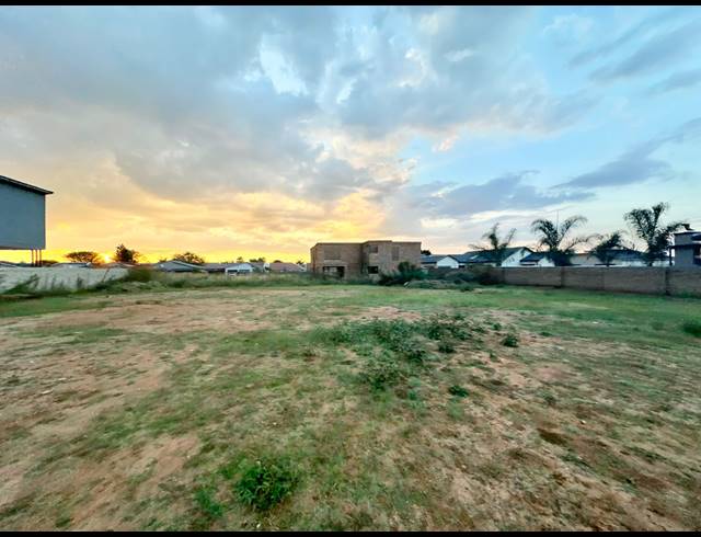 658M² VACANT LAND FOR SALE IN BENDOR